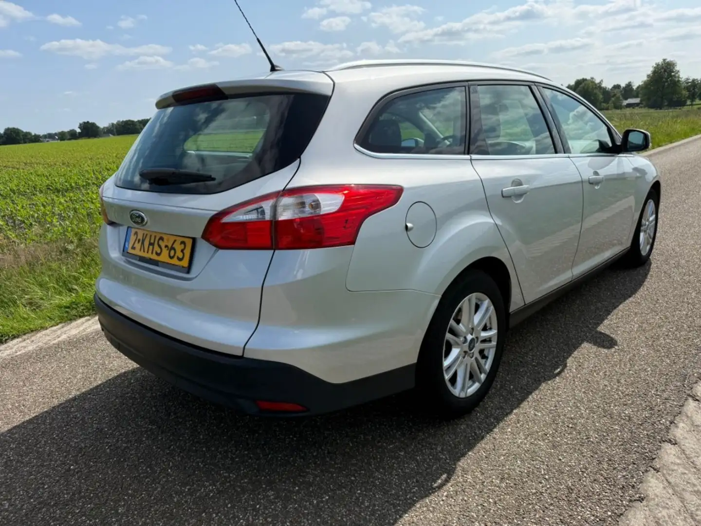 Ford Focus 1.0 ECOB. TITANIUM / NAVI / CRUISE / NETTE STAAT Grau - 2