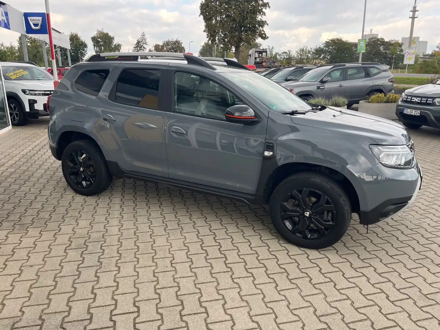 Dacia Duster II Extreme 4WD Grau - 2