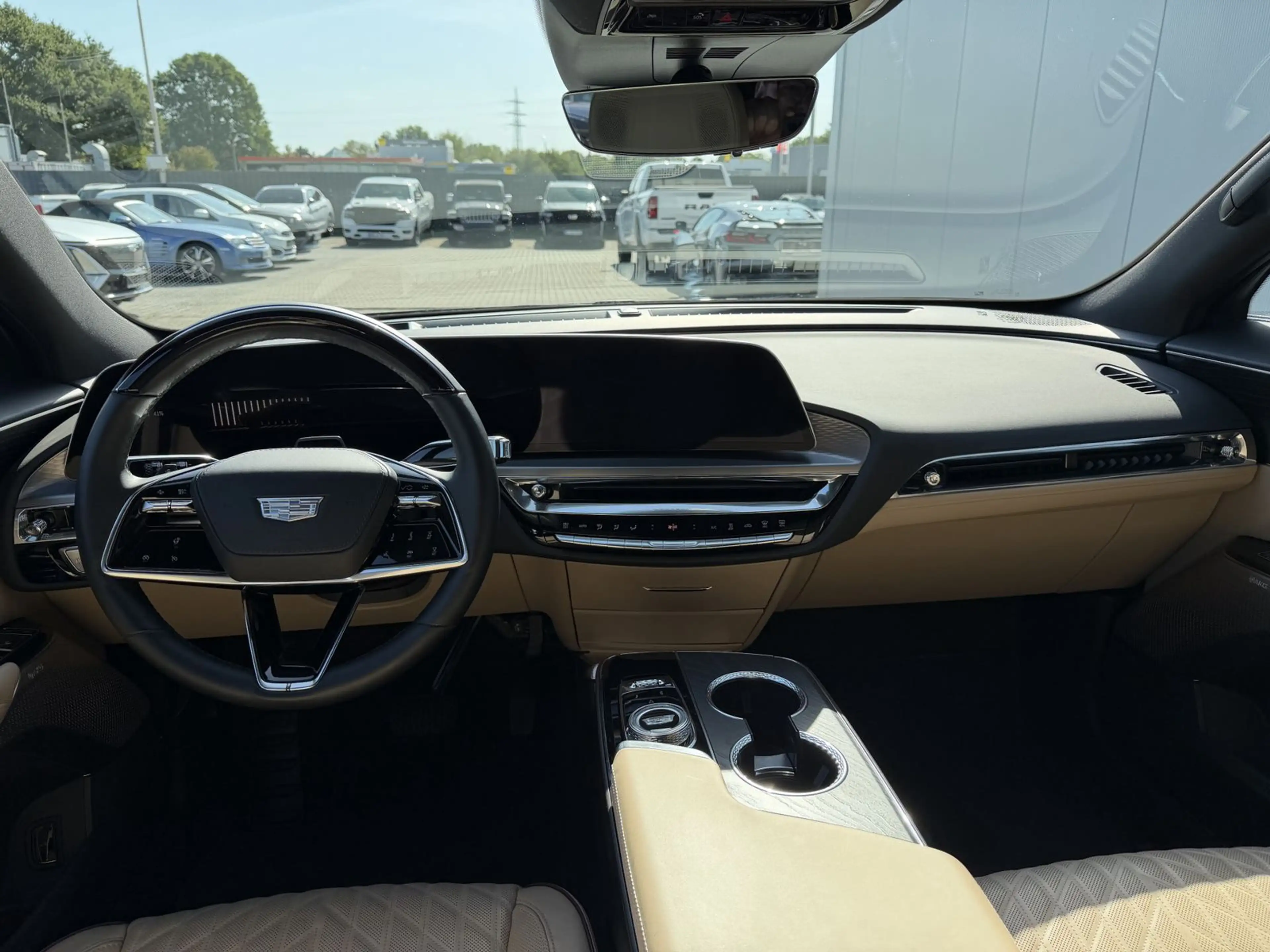 Cadillac Lyriq Luxury 600e AWD — photo 10