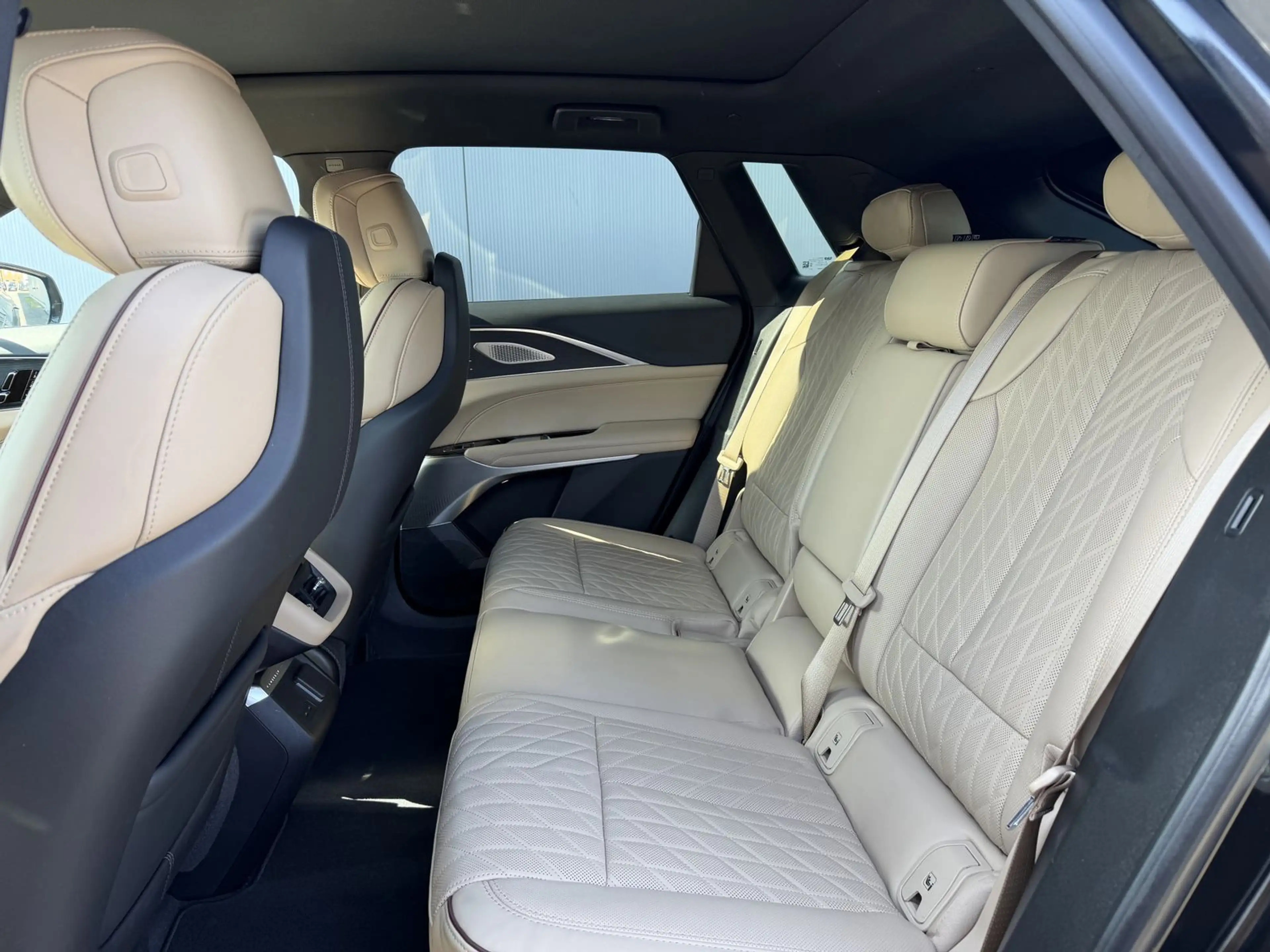 Cadillac Lyriq Luxury 600e AWD — photo 13