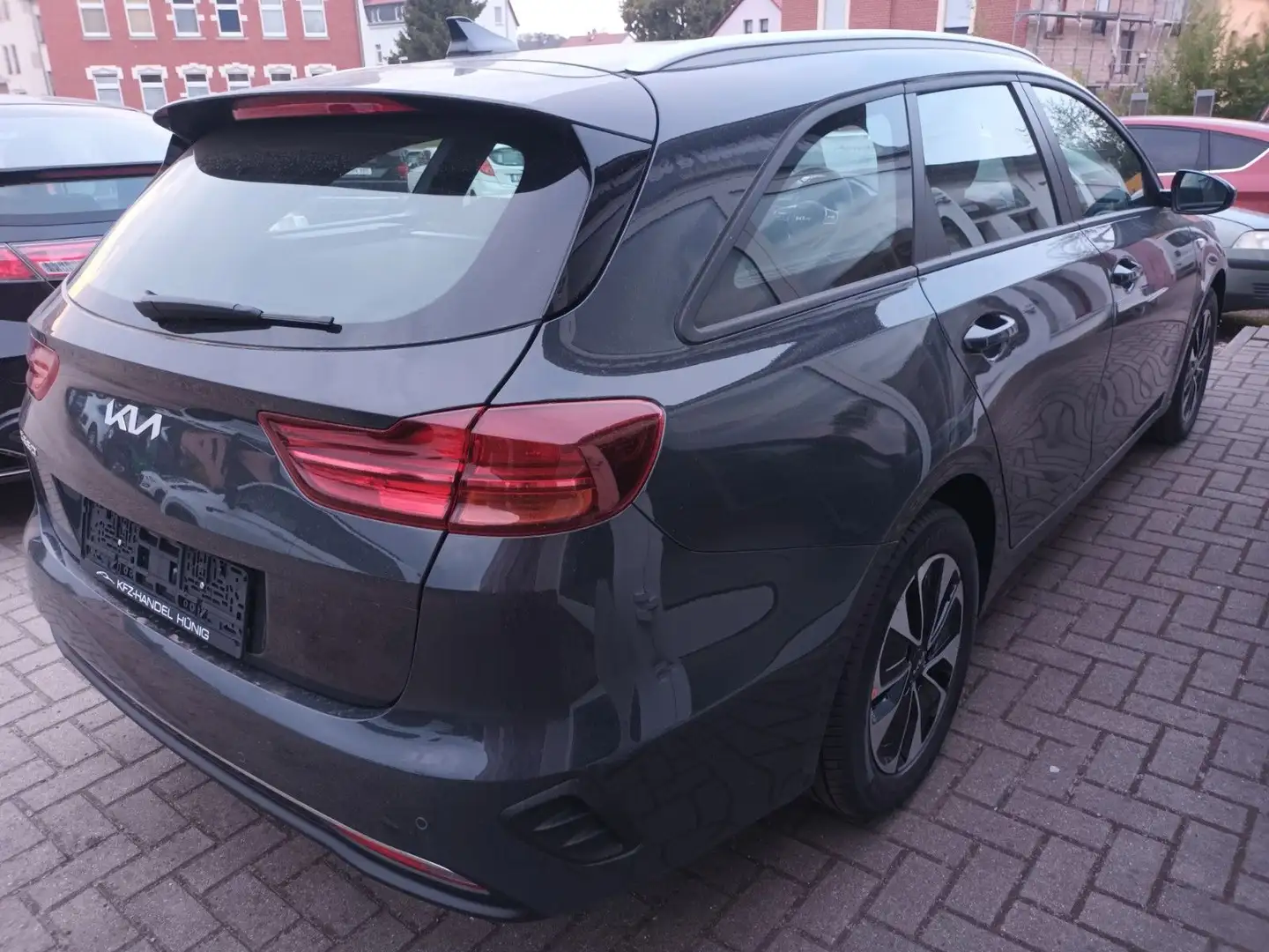 Kia Ceed SW / cee'd SW CEED SPORTWAGON 1.5T-GDI SPIN NAVI+SHZ+KAMERA !! Grau - 2