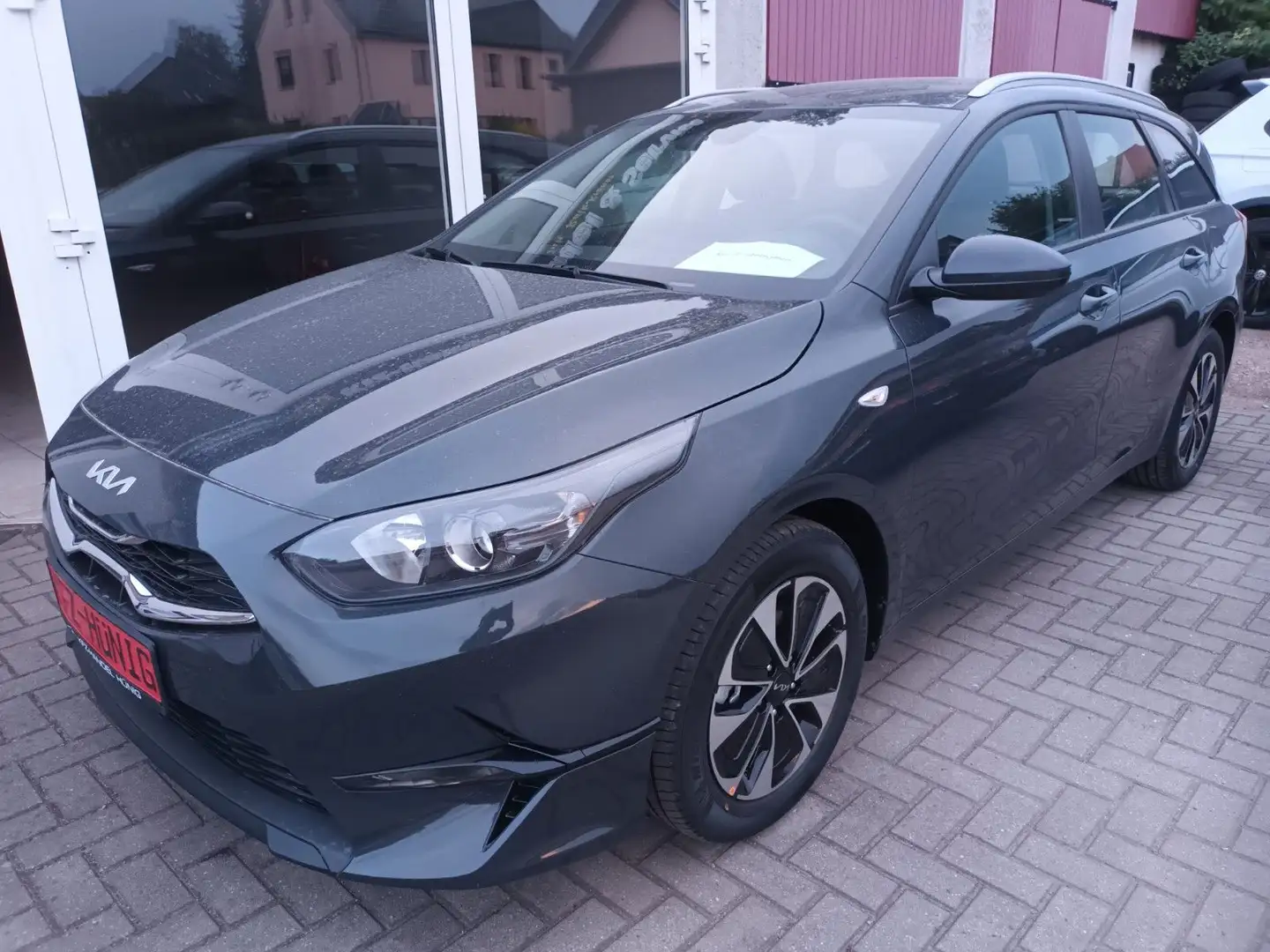 Kia Ceed SW / cee'd SW CEED SPORTWAGON 1.5T-GDI SPIN NAVI+SHZ+KAMERA !! Grau - 1