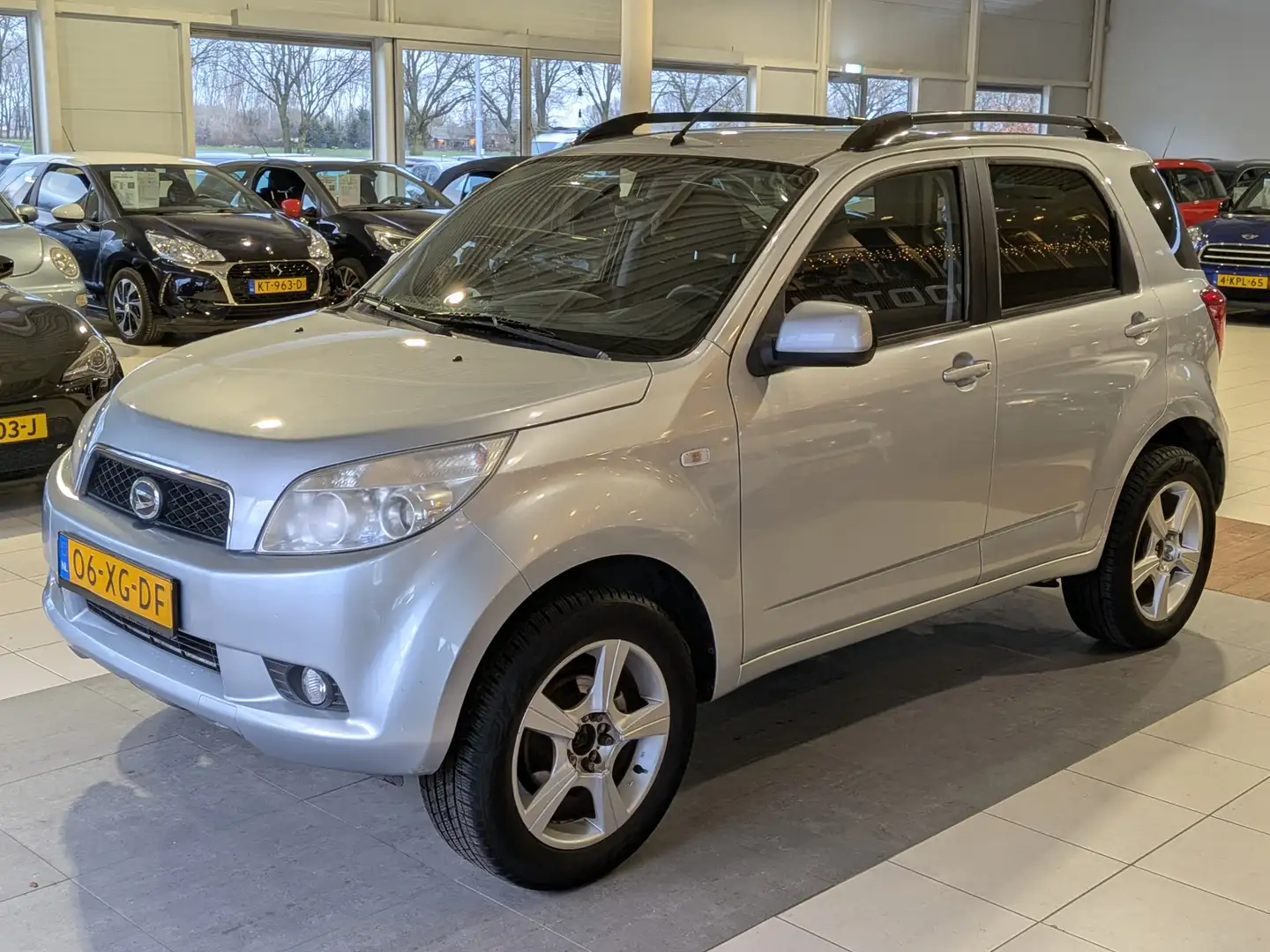 Daihatsu Terios 1.5-16v Expedition 2WD Airco, Trekhaak, Stuurbekra Grau - 2