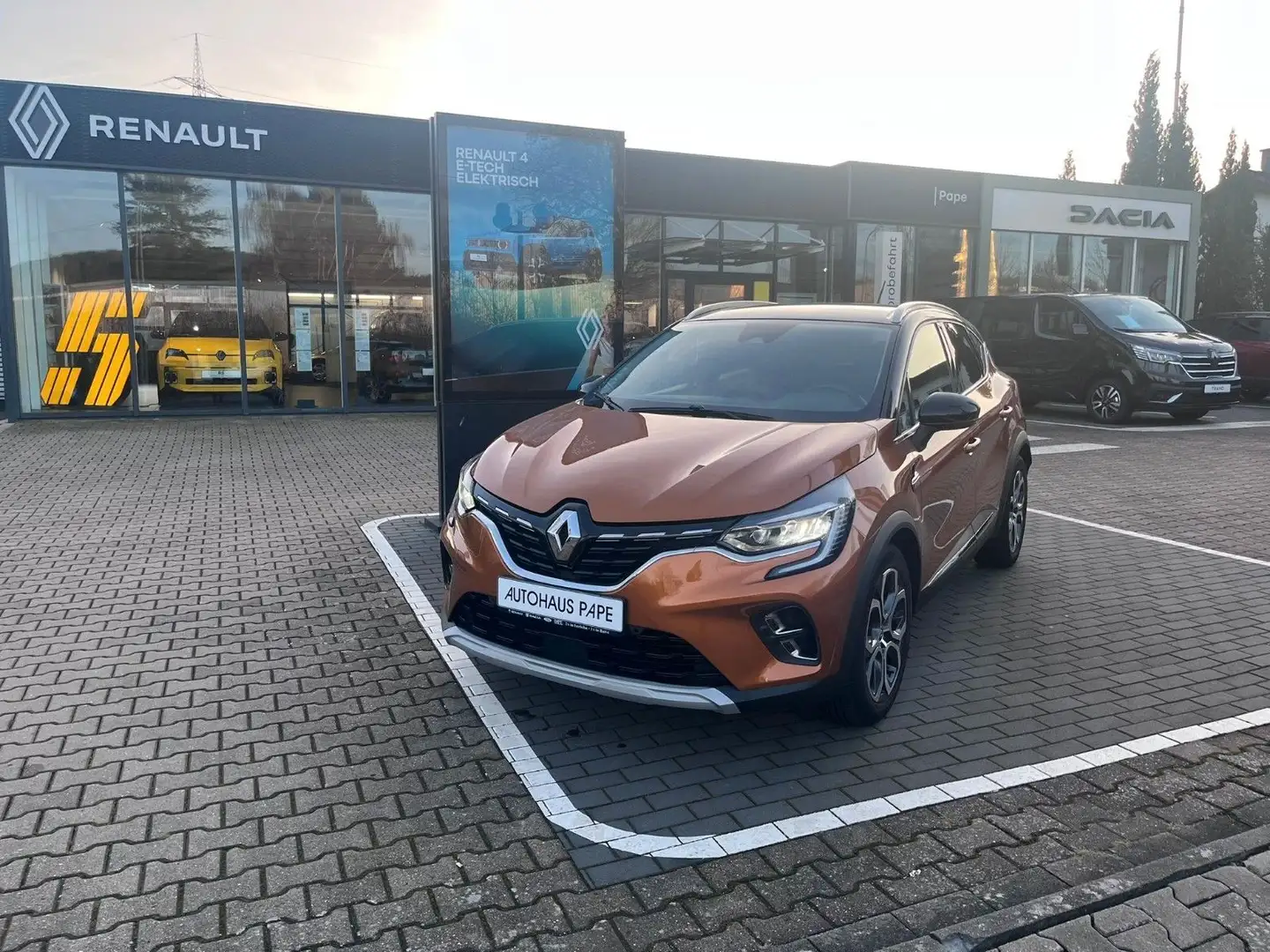 Renault Captur TCe 140 Intens Orange - 1