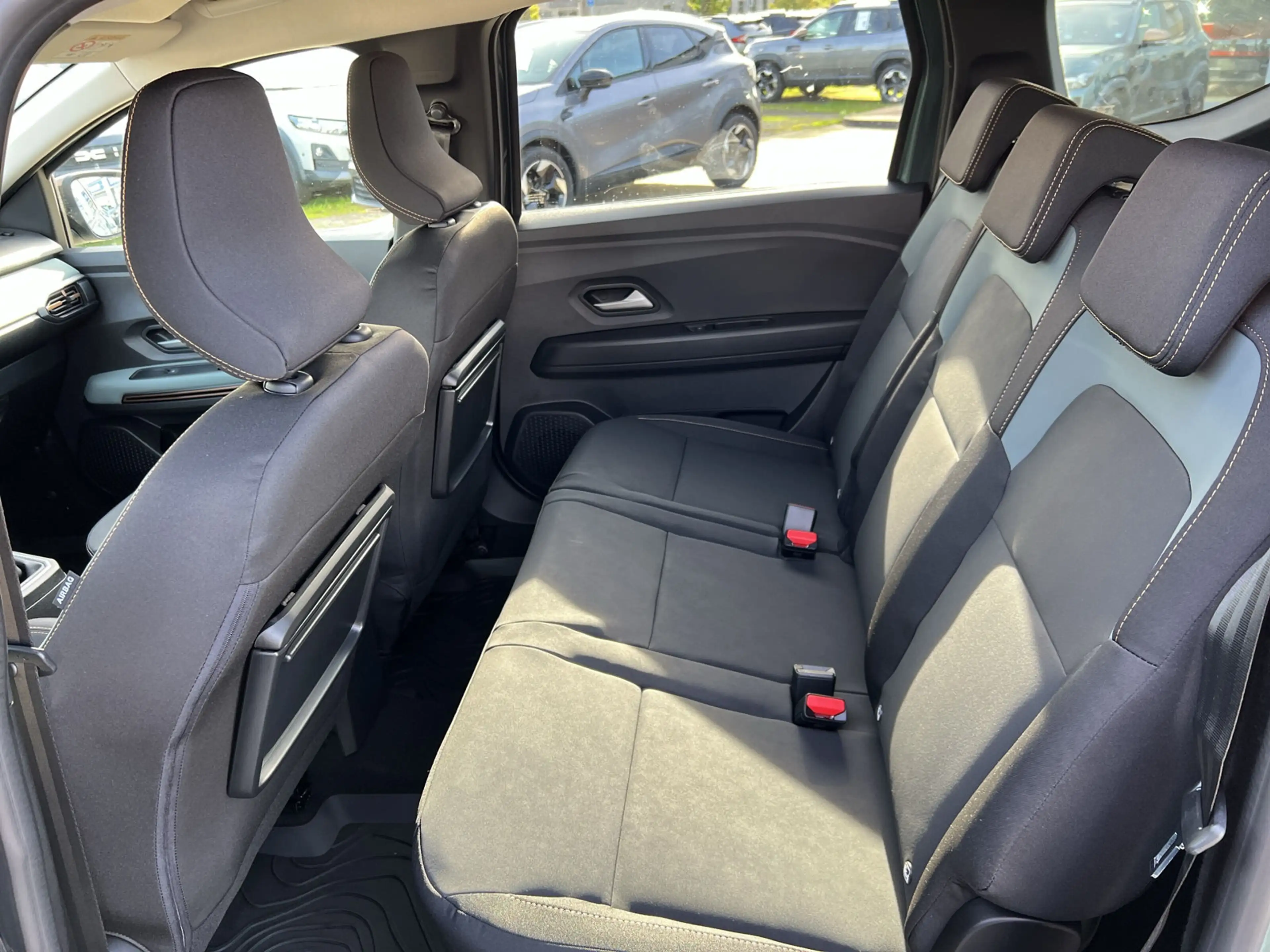Dacia Jogger TCe 110 Extreme 7-S SHZ+LKHZ+RFK — photo 10