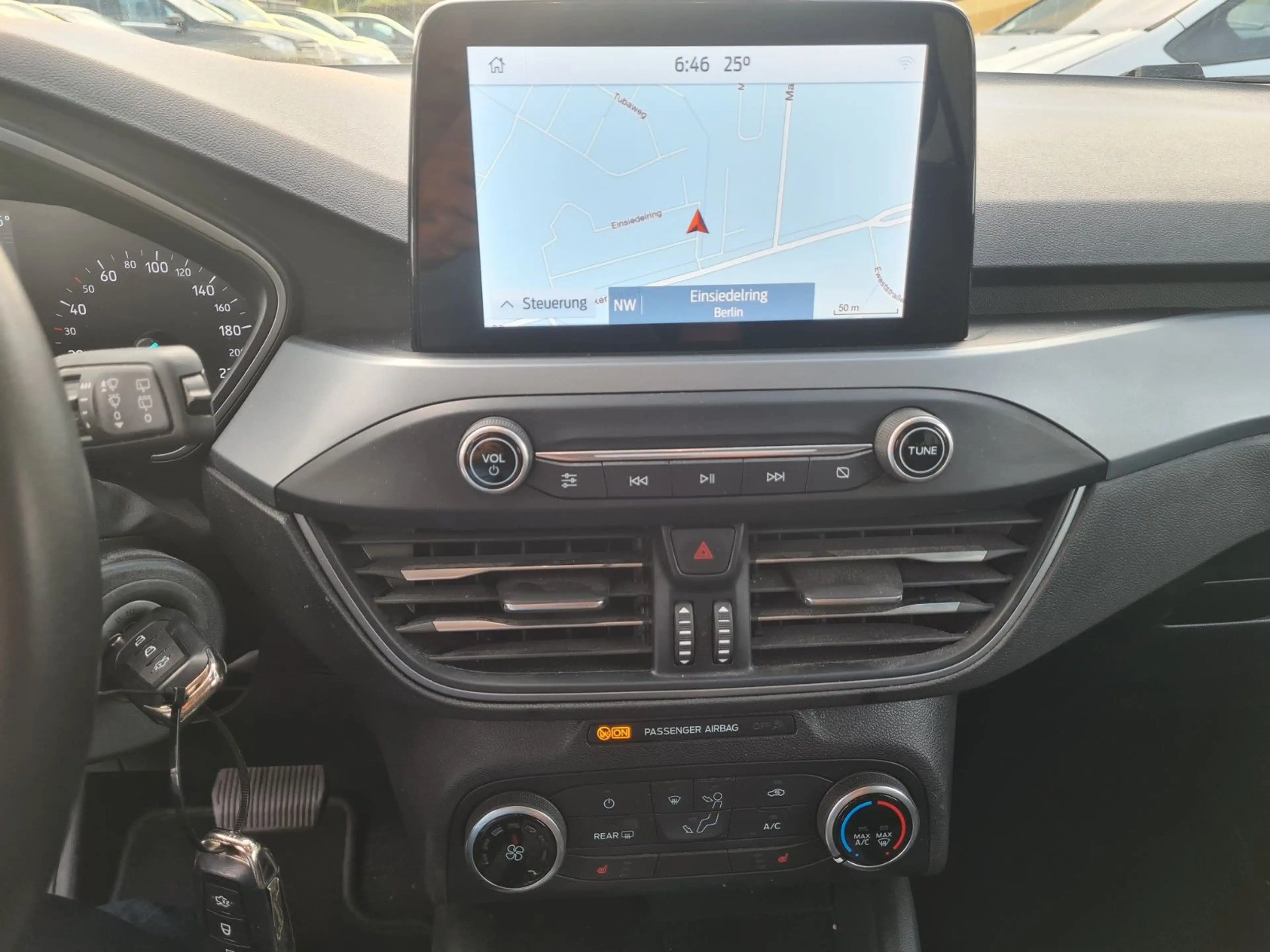 Ford Focus Turnier 1.5 88KW Cool & Connect Automatik — photo 11