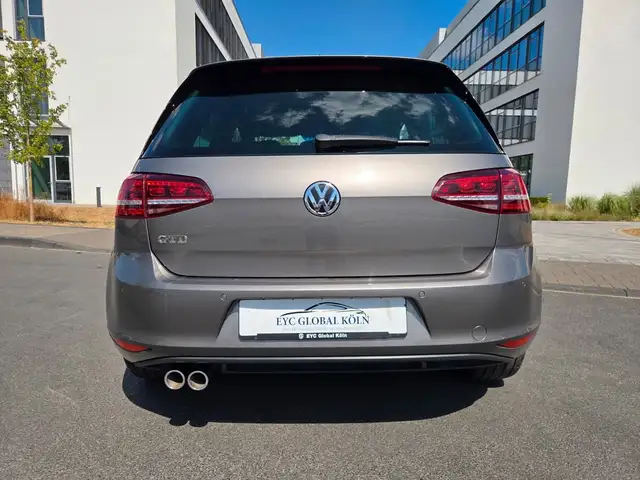 Volkswagen Golf view 8