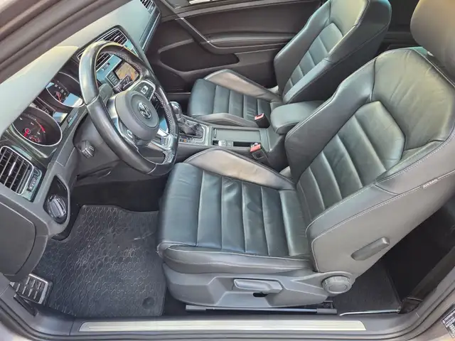 Volkswagen Golf view 11