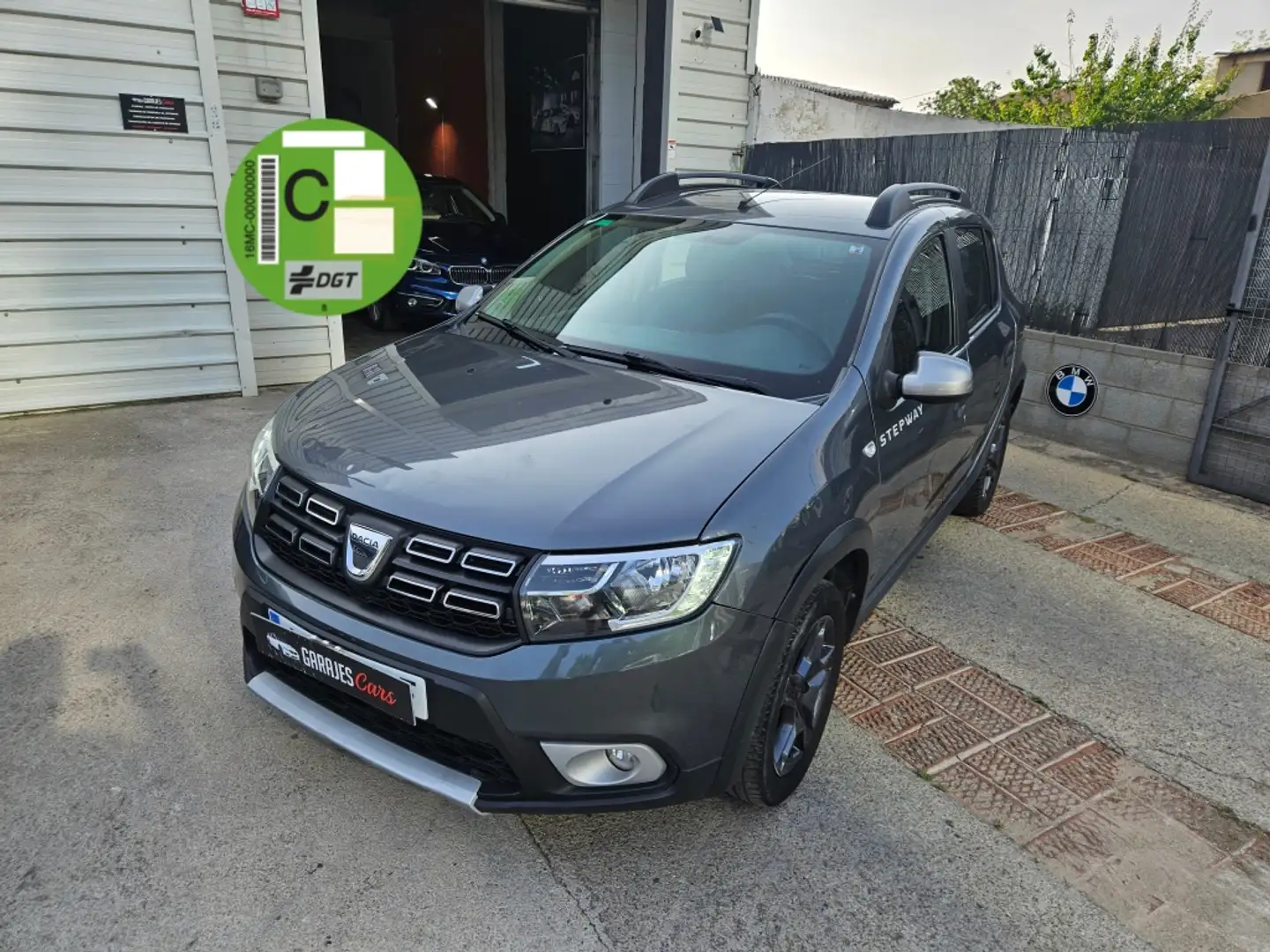 Dacia Sandero 0.9 TCE SL Trotamundos 66kW Gris - 1