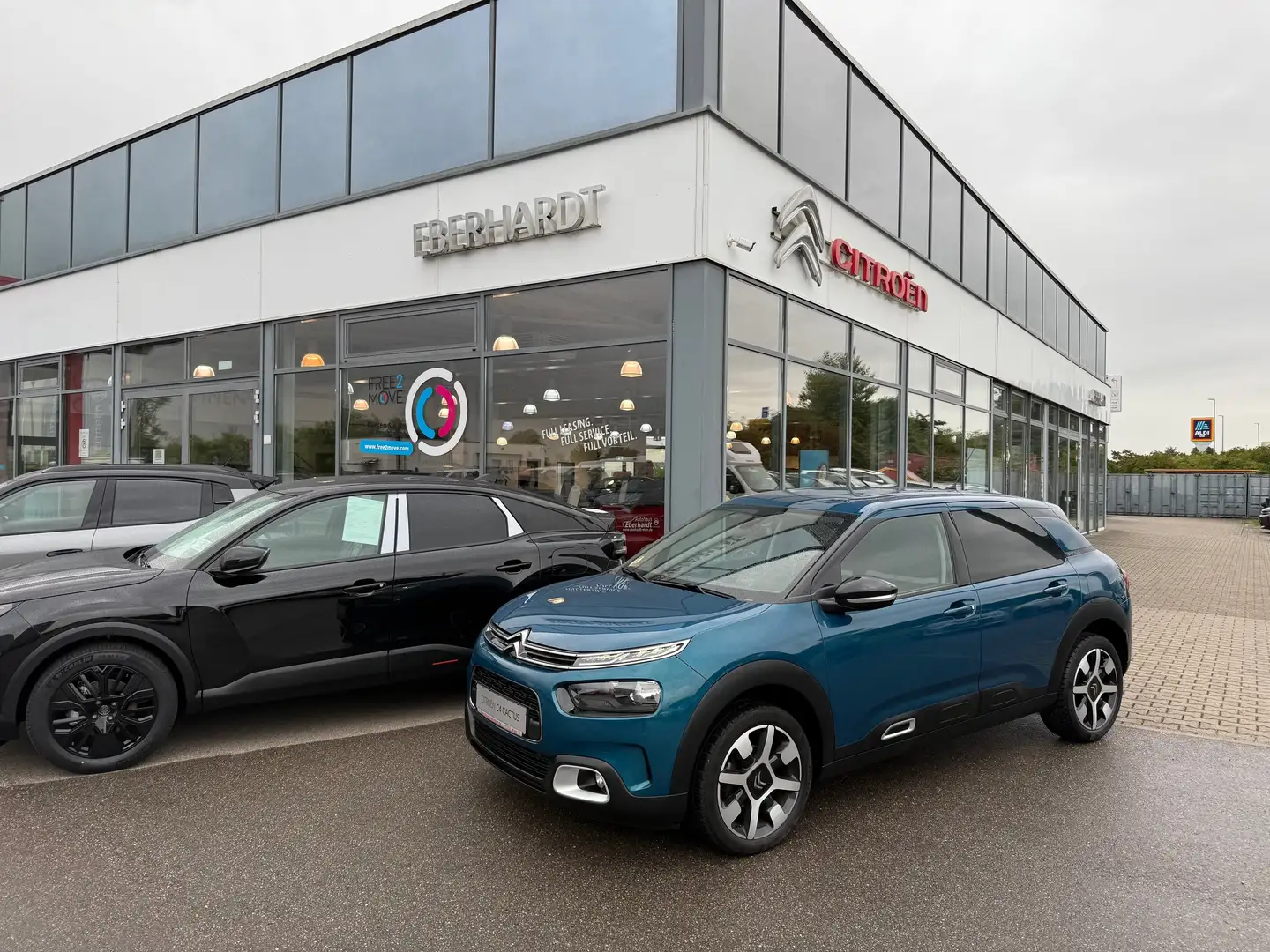 Citroen C4 Cactus Pure Tech 110 Shine Blau - 1