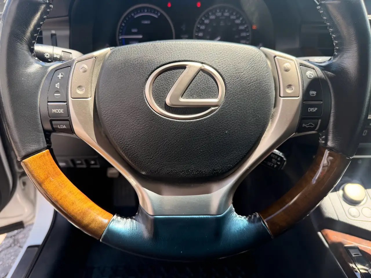 Lexus ES снимка Lexus ES