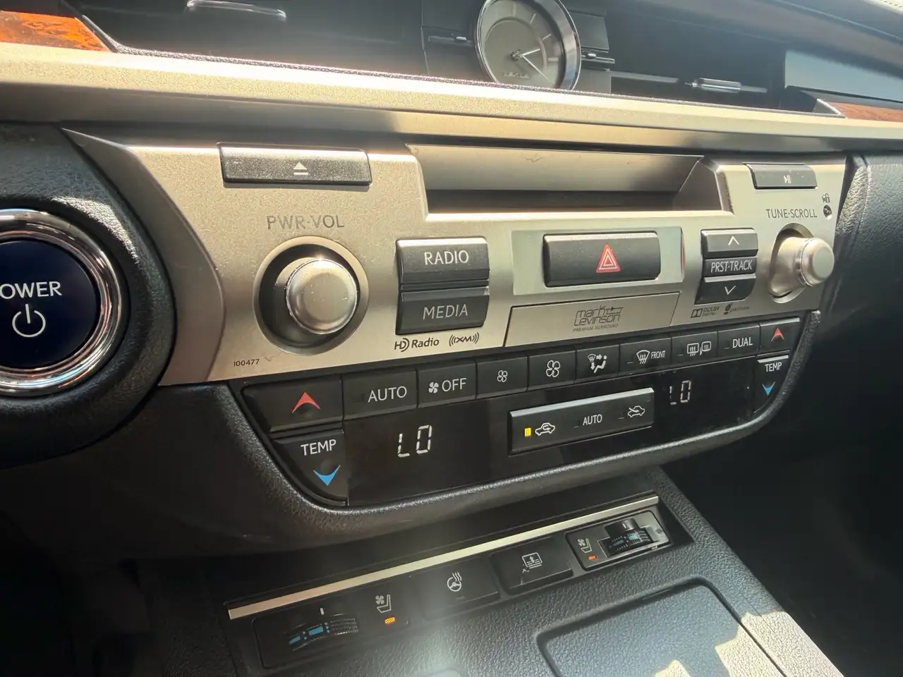 Lexus ES снимка Lexus ES