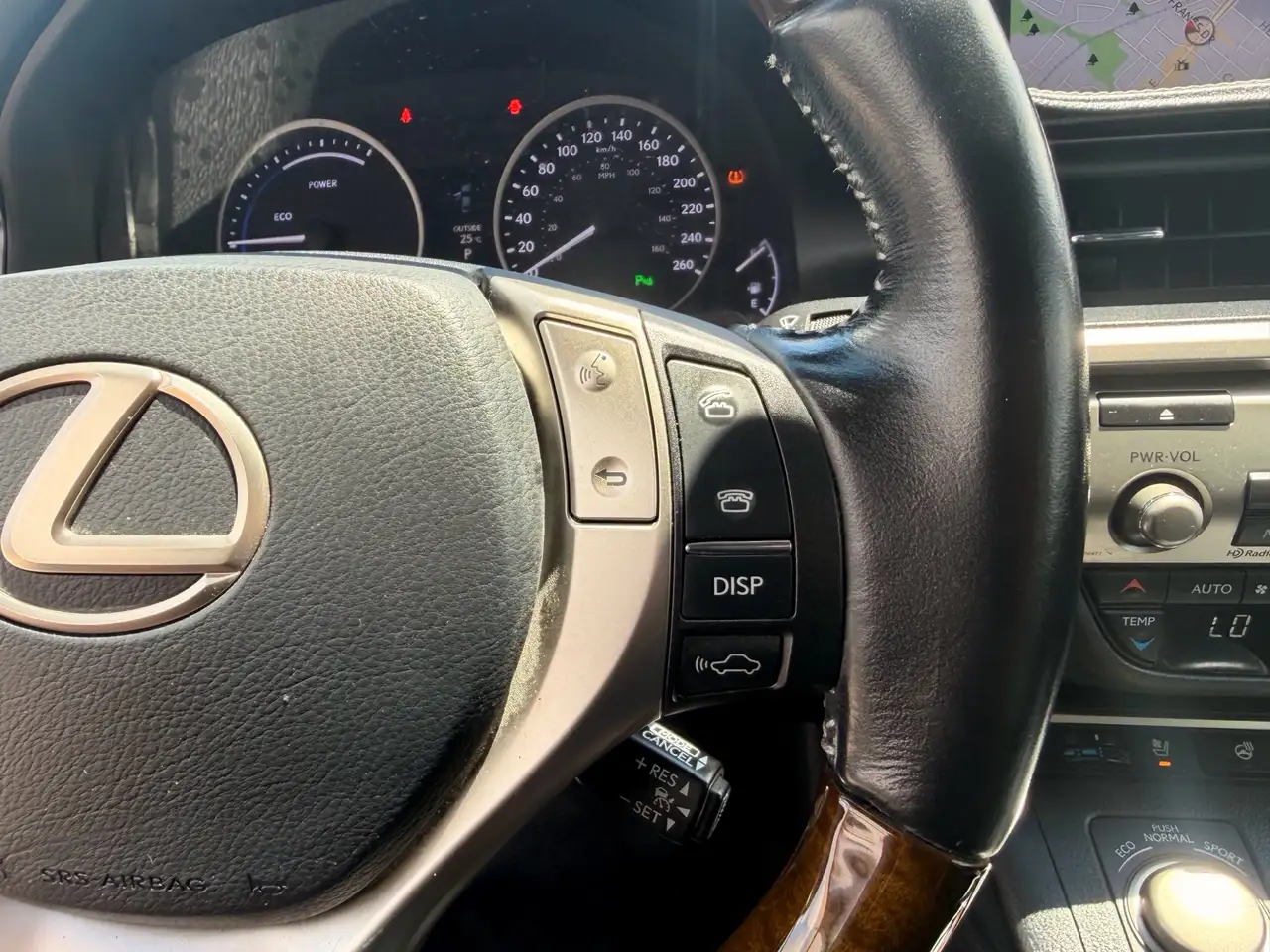 Lexus ES снимка Lexus ES
