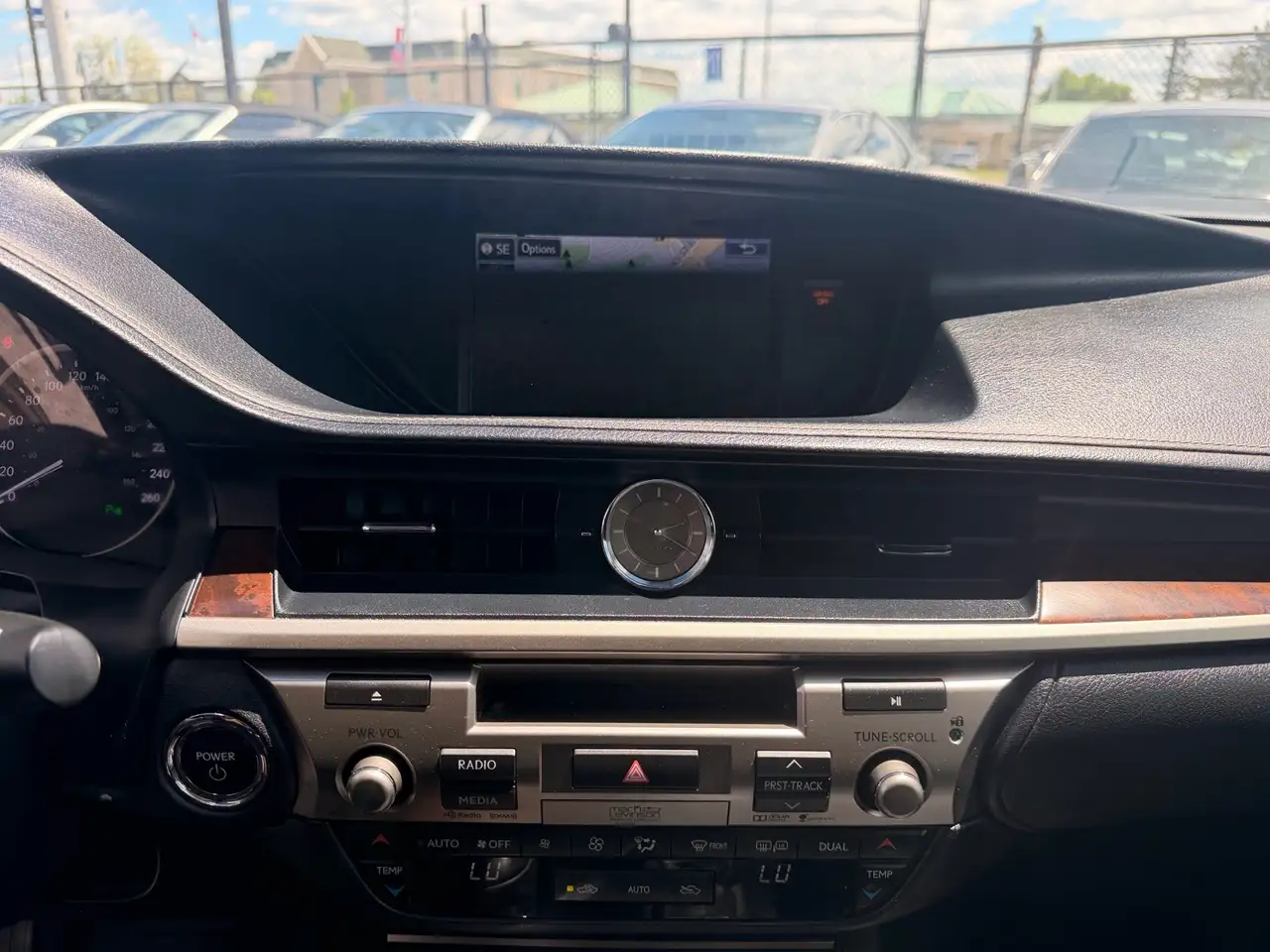 Lexus ES снимка Lexus ES