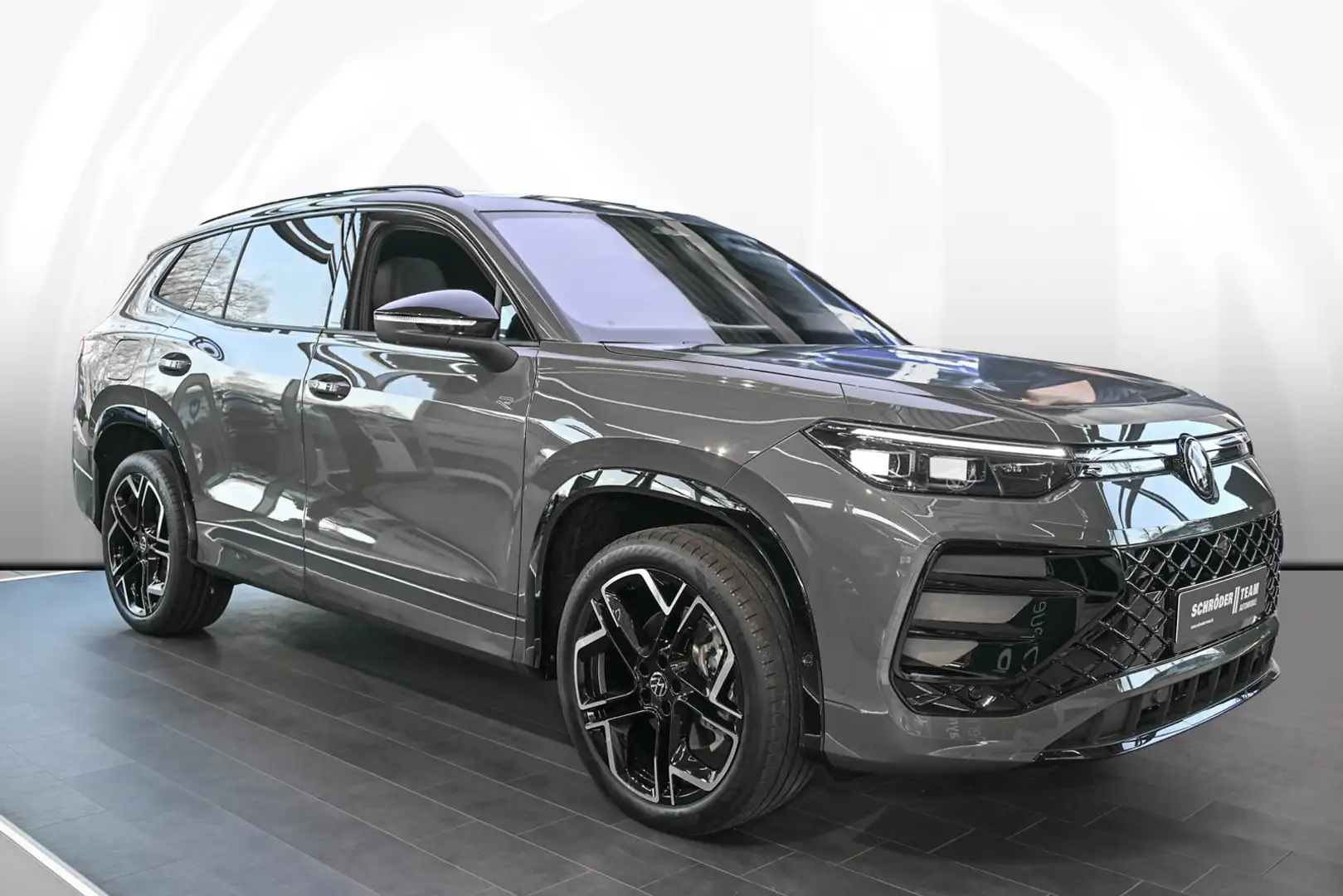 Volkswagen Tayron 1.5 eHybrid DSG R-Line Black Style Grau - 2