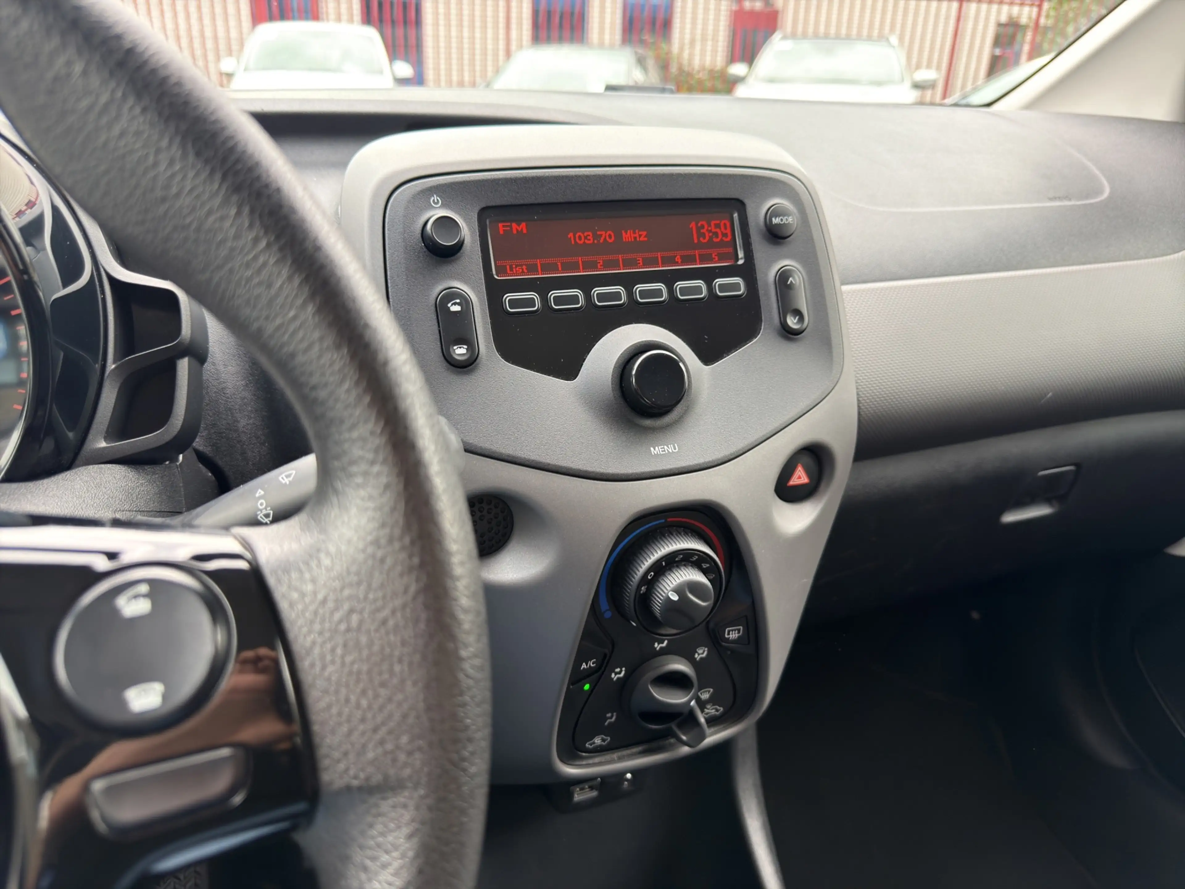 Peugeot 108 1.0 e-VTi Active TOP! Airco|NAP|Nieuwe APK| — photo 11