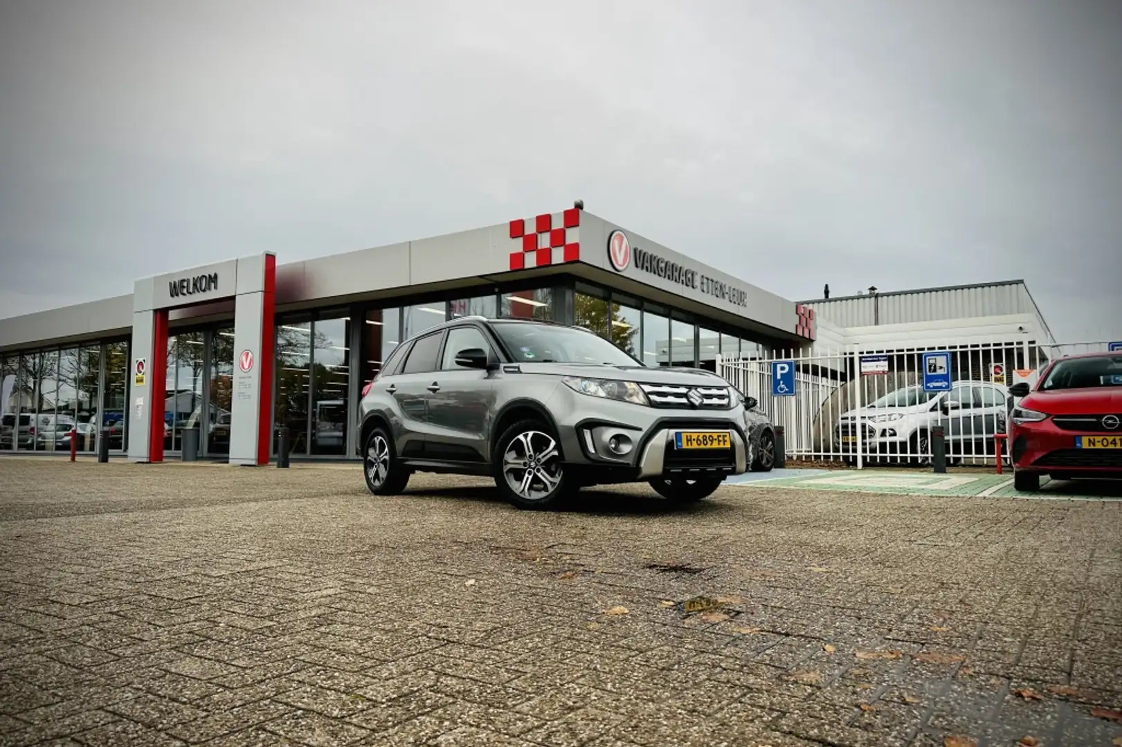 Suzuki Vitara 1.6 High Executive | SCHUIFDAK | ADAPTIEVE CRUISE Grijs - 2