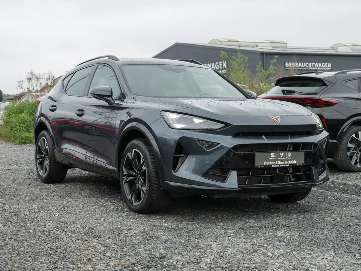 CUPRA Formentor TSI 1.5 eTSI 110 kW NAVI KAM FACELI Grau - 2