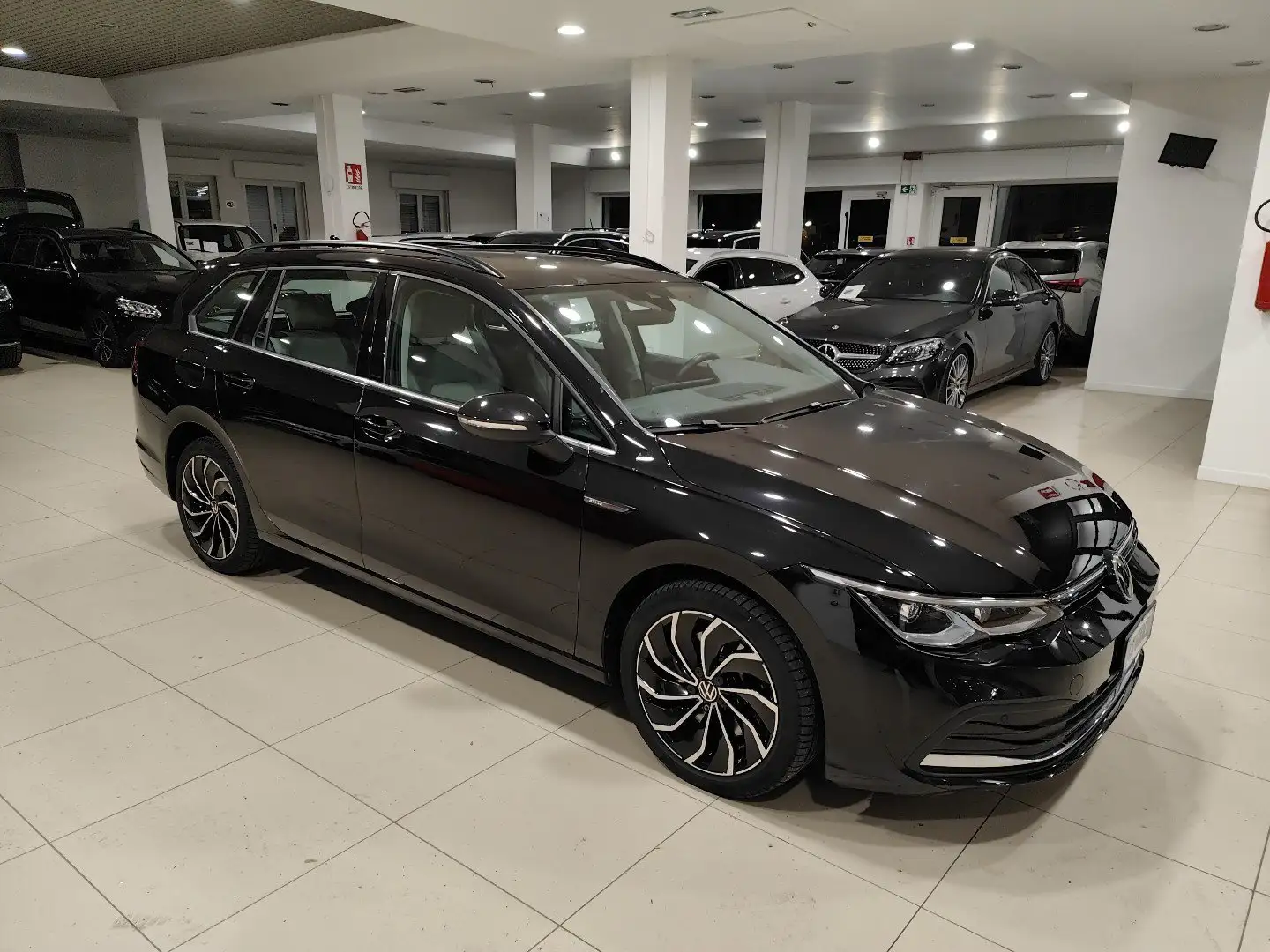 Volkswagen Golf Variant 2.0TDI DSG Style Fari IQ.Light Navi AdaptiveCruise Noir - 2