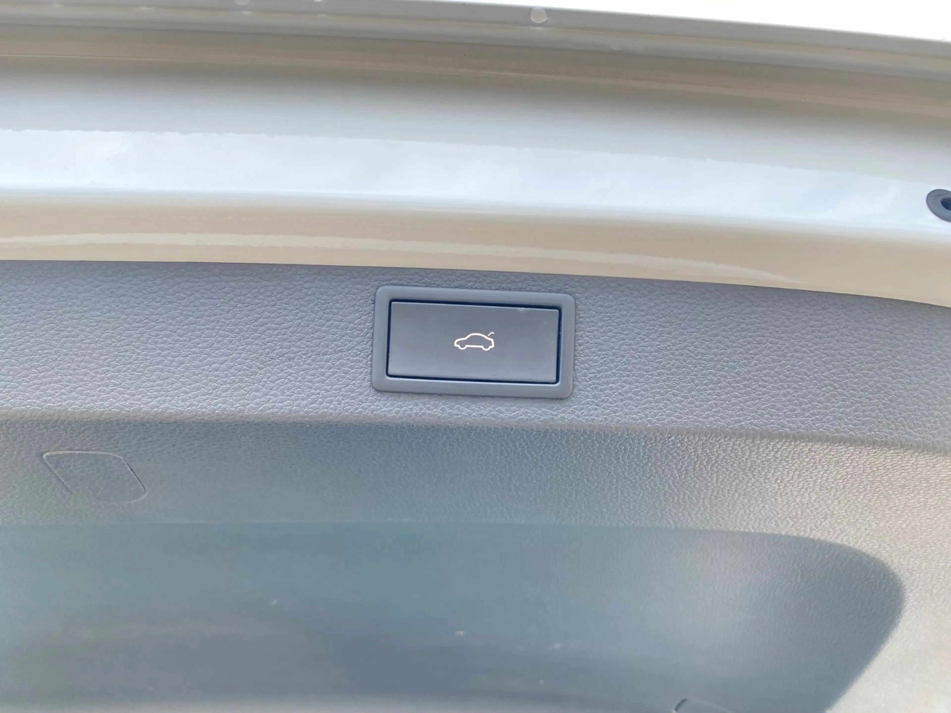 Skoda Karoq Tour,NAVI,LED,ACC,SHZ,AHK,PSD,RFK,DAB,PDC — photo 10