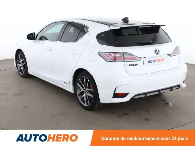 Lexus CT view 4
