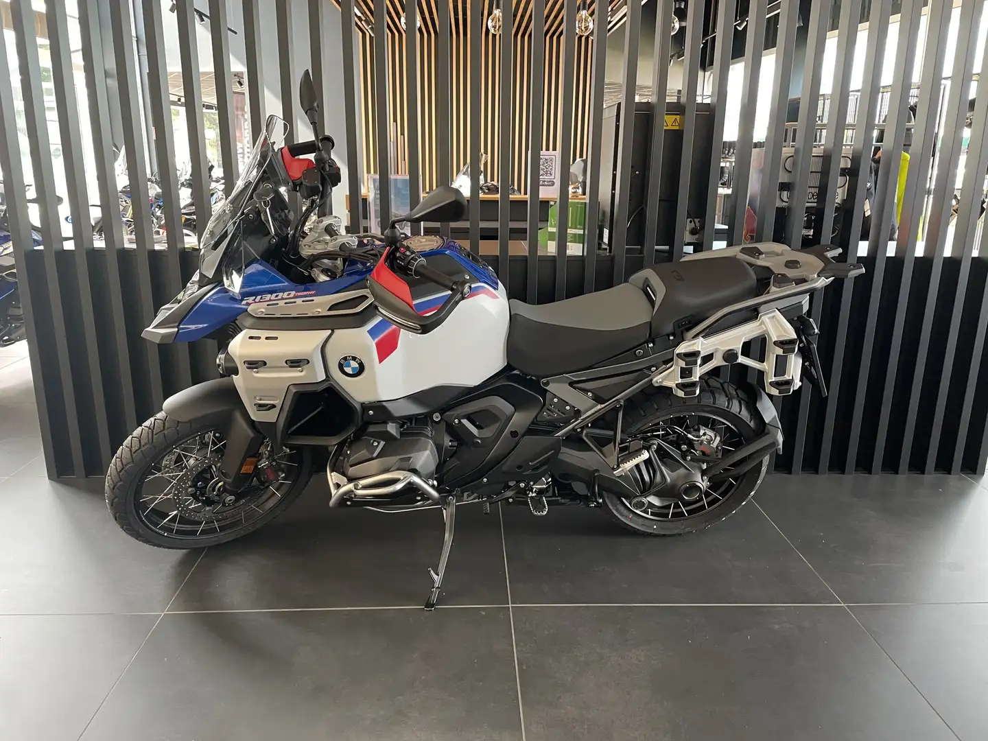 BMW R 1300 GS Adventure Blau - 2