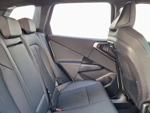 BMW X3 view 11