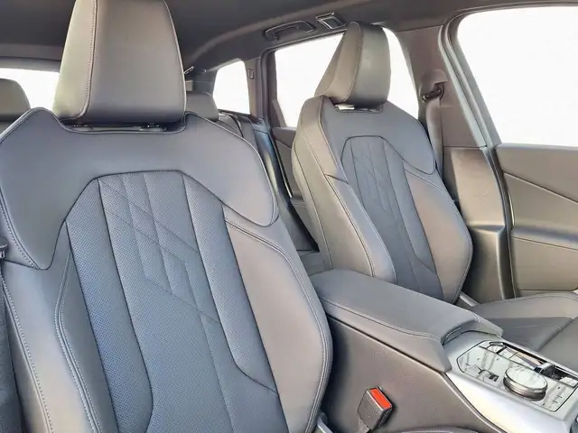 BMW X3 view 9