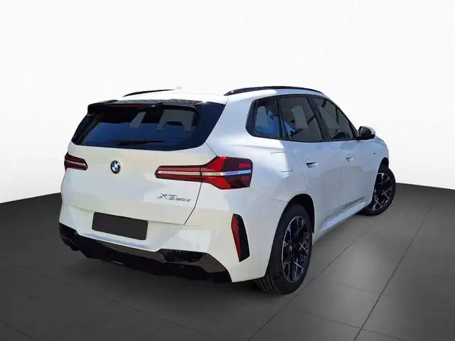 BMW X3 view 12