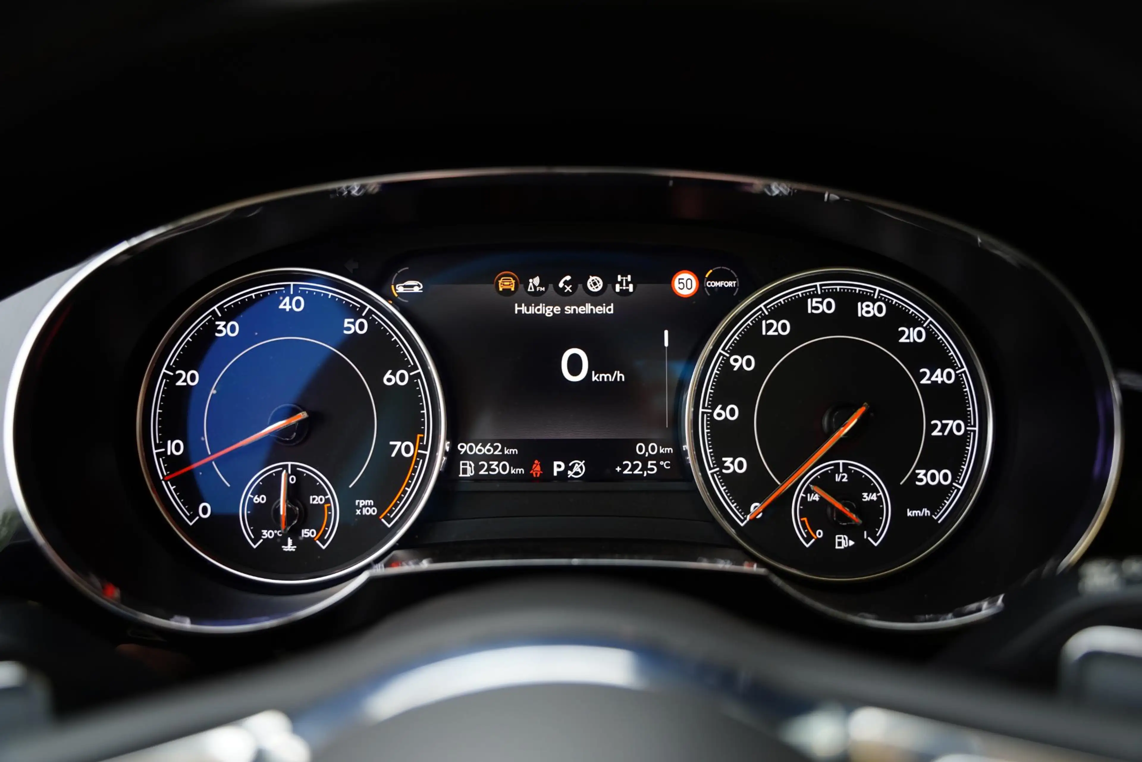 Bentley Bentayga 4.0 V8 / Beige Leder / NAIM — photo 9