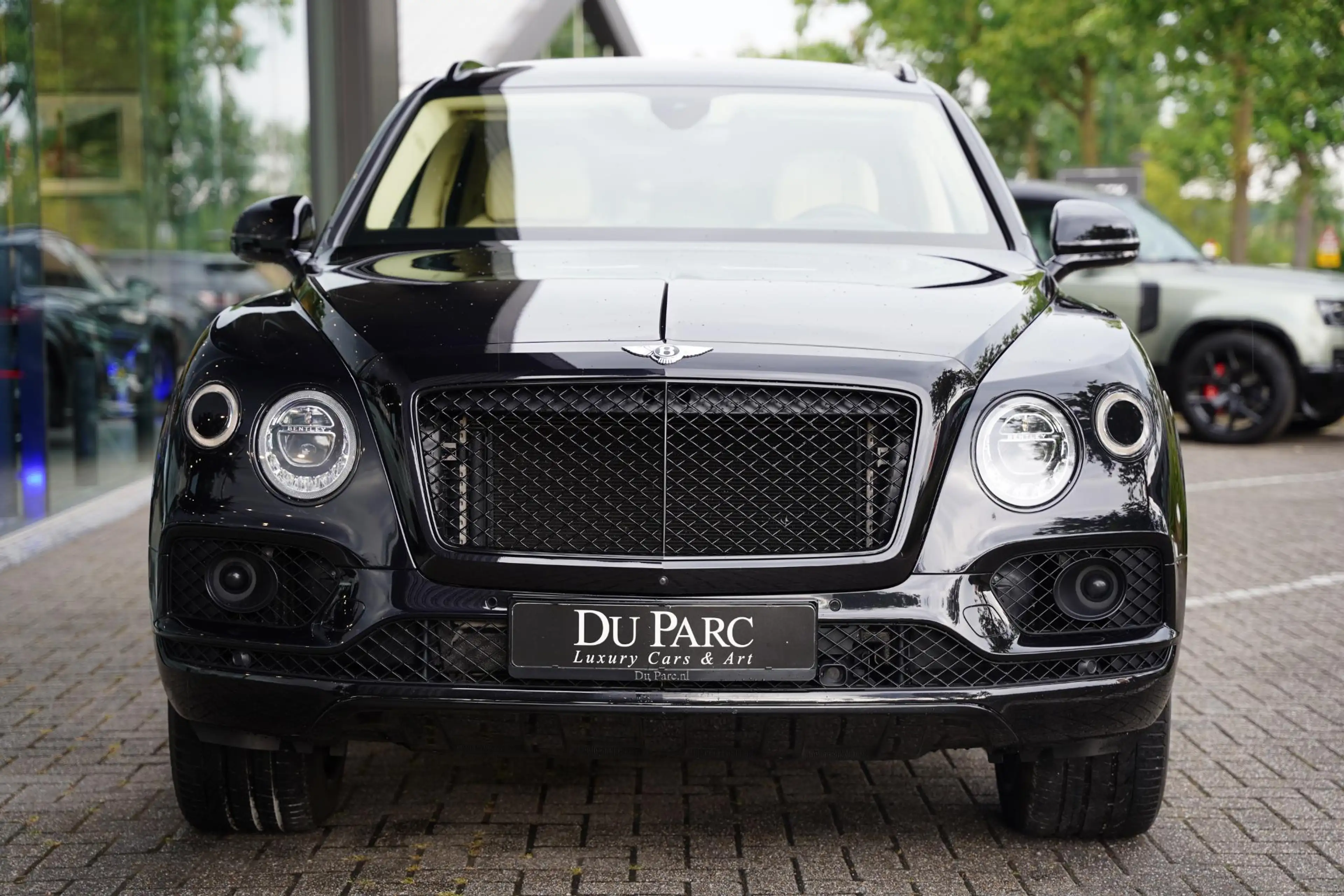 Bentley Bentayga 4.0 V8 / Beige Leder / NAIM — photo 31