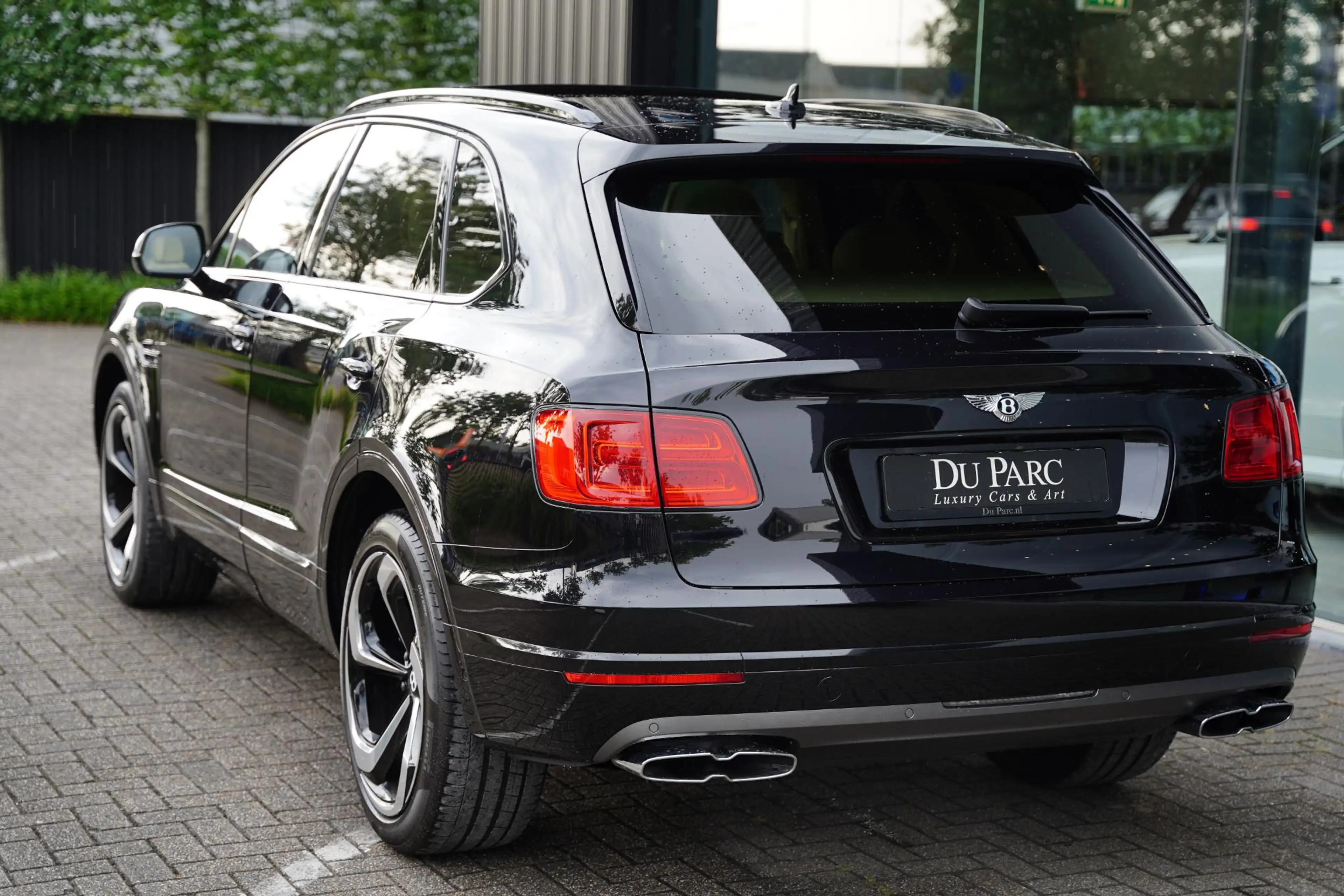 Bentley Bentayga 4.0 V8 / Beige Leder / NAIM — photo 3