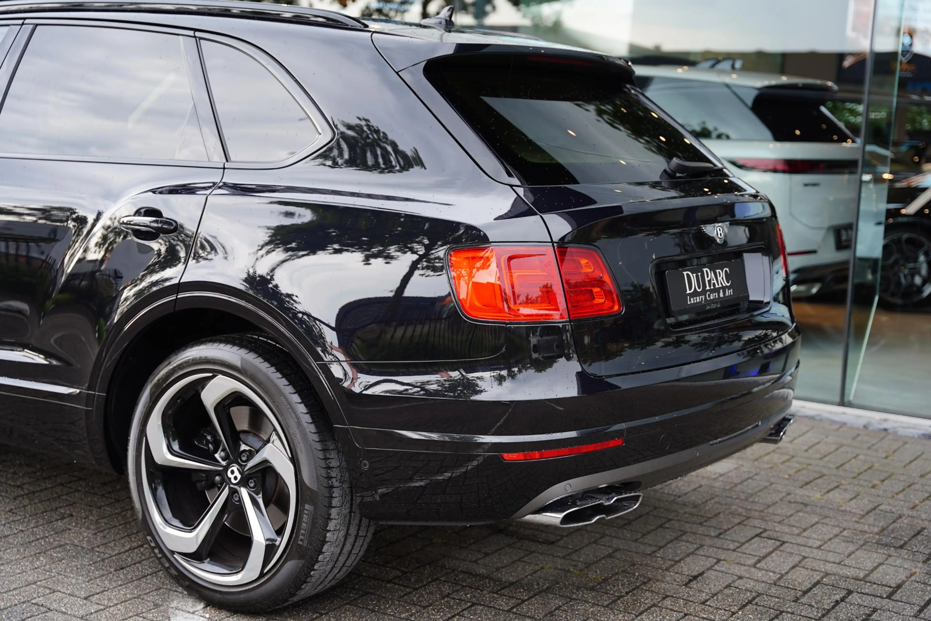 Bentley Bentayga 4.0 V8 / Beige Leder / NAIM — photo 28