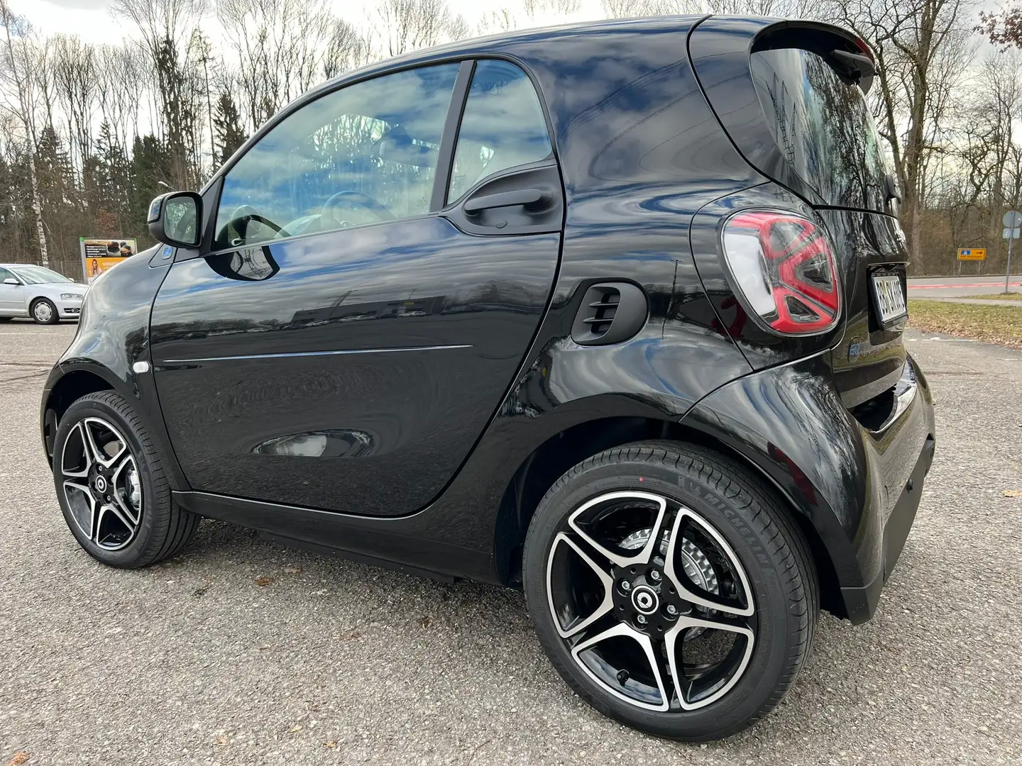 smart forTwo smart fortwo coupe electric drive coupe EQ prime e Schwarz - 1