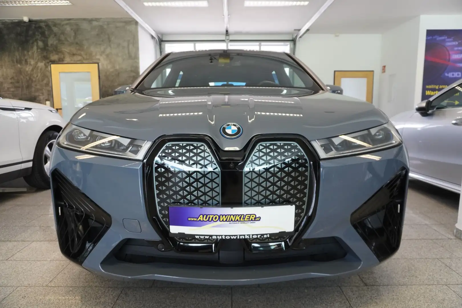 BMW iX M60 111kWh/Panorama/22"/Bowers&Wilkins Diamond Grau - 2