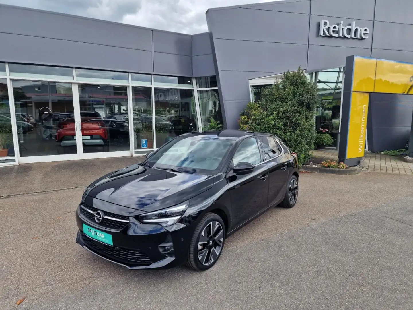 Opel Corsa-e Ultimate-Paket AT+NAV+SHZ+LHZ+TWW+ACC Klima Navi Noir - 1