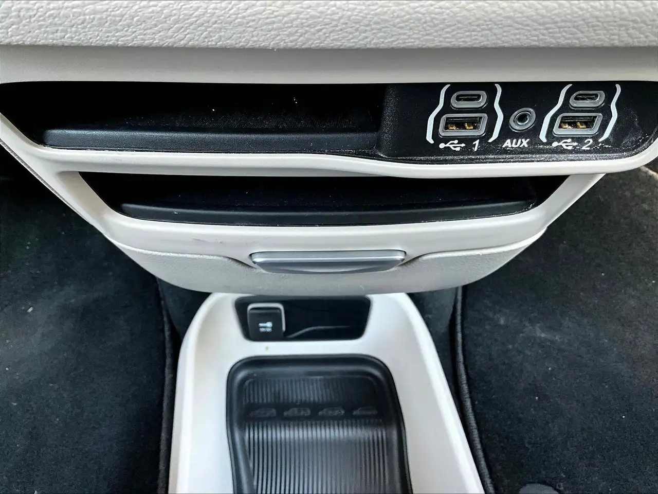 Chrysler Grand Caravan снимка Chrysler Grand Caravan