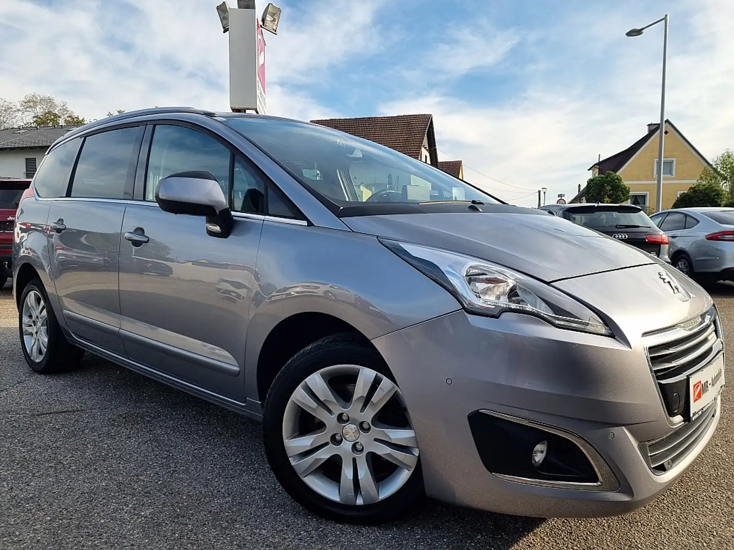 Peugeot 5008 1,6 THP 165 EAT6 S&S Allure Silber - 1