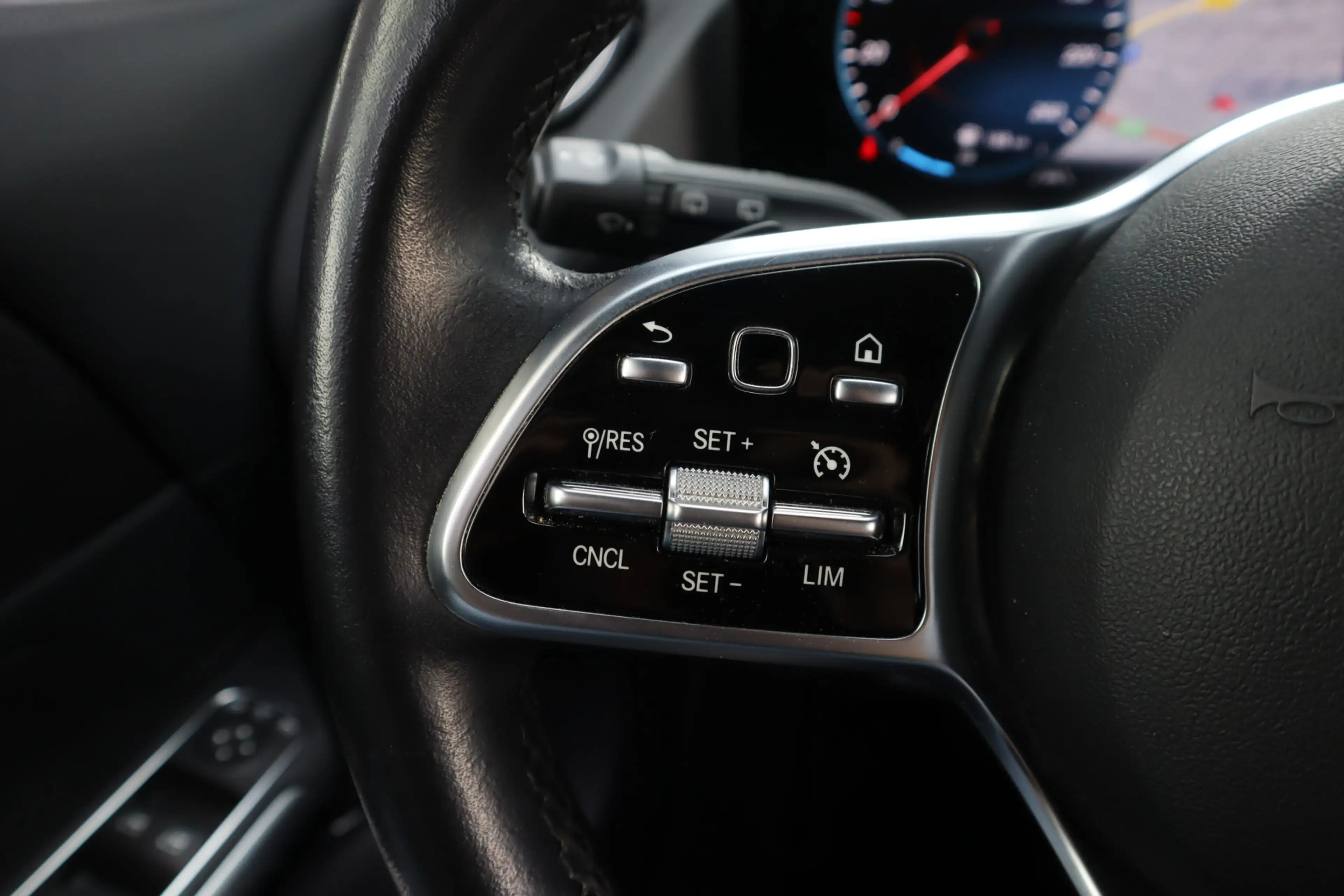 Mercedes-Benz GLA 250 e Progressive | Navi | Led | Camera | CarPlay — photo 13