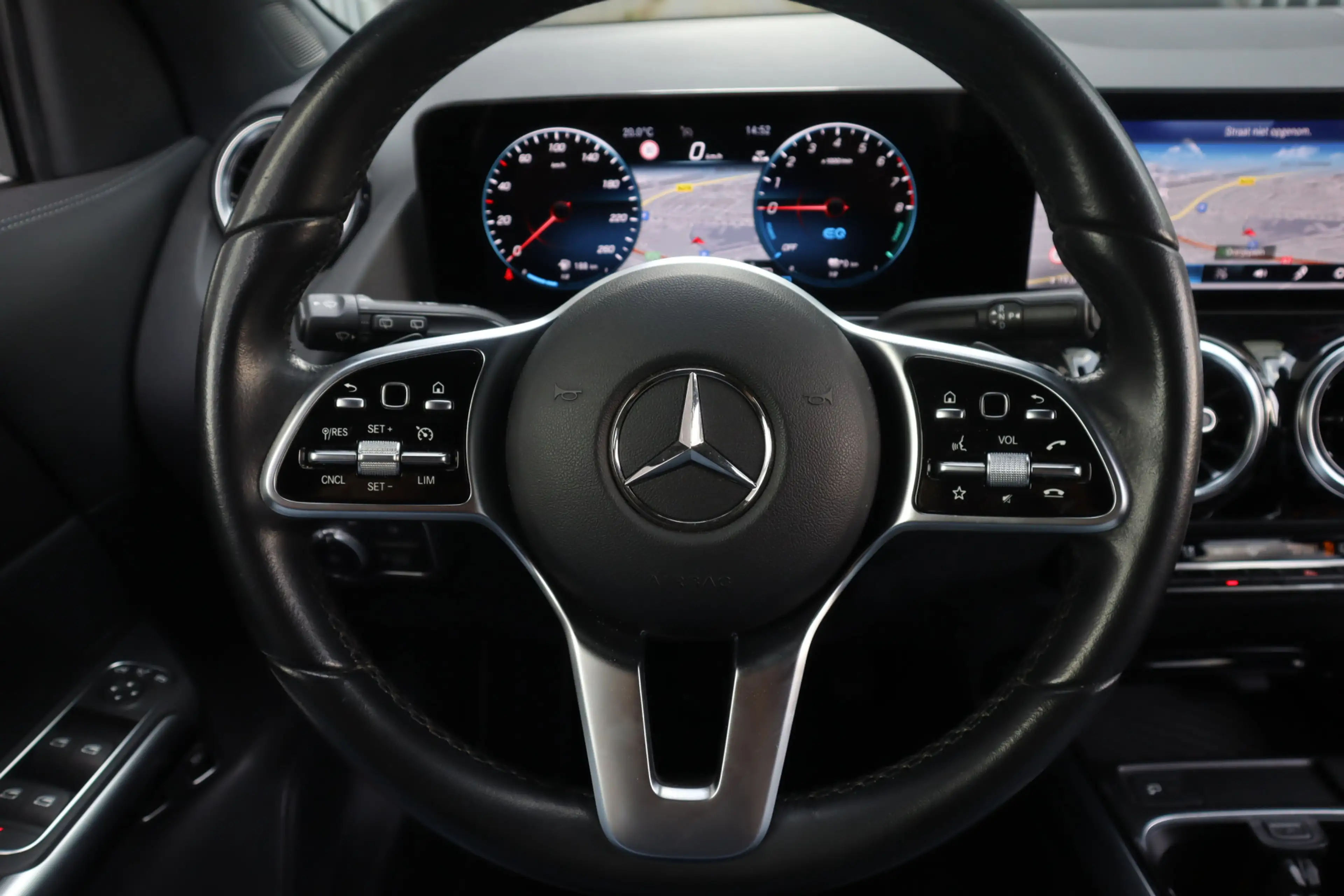 Mercedes-Benz GLA 250 e Progressive | Navi | Led | Camera | CarPlay — photo 12