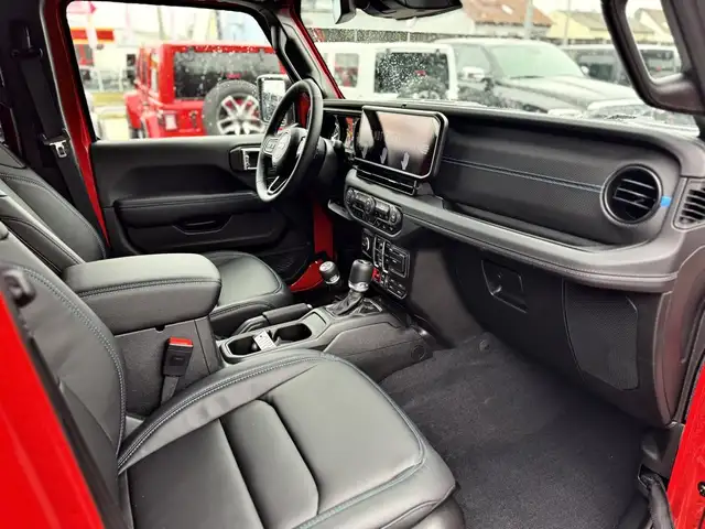 Jeep Wrangler view 11