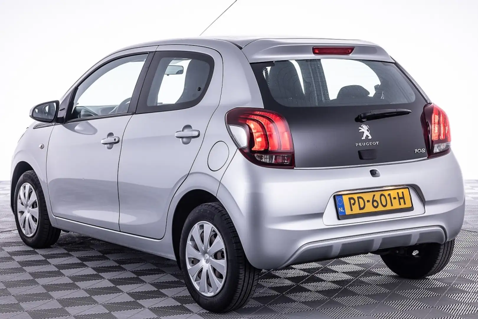 Peugeot 108 1.0 e-VTi Blue Lion 5-drs | AIRCO Gris - 2