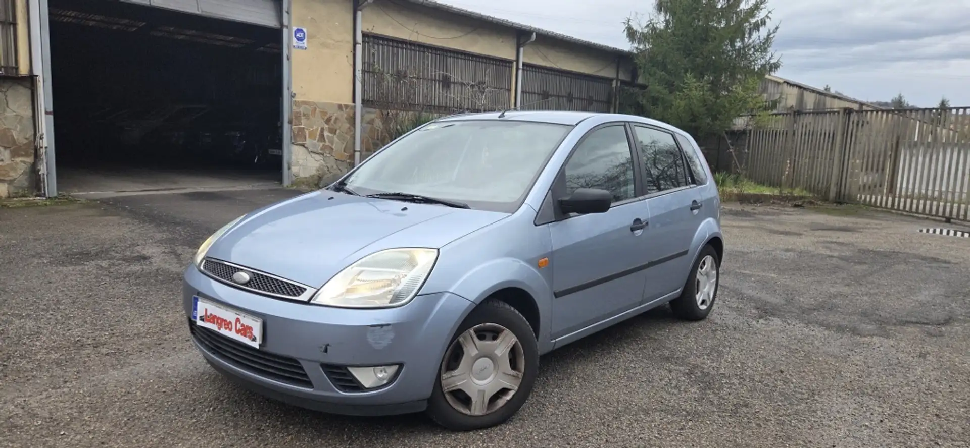 Ford Fiesta 1.4 TDCi Ambiente Gris - 1
