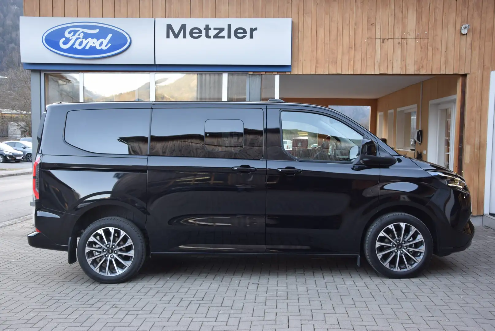 Ford Tourneo Custom **Plug-in Hybrid**340 L1**360° Kamera**ACC** Schwarz - 1