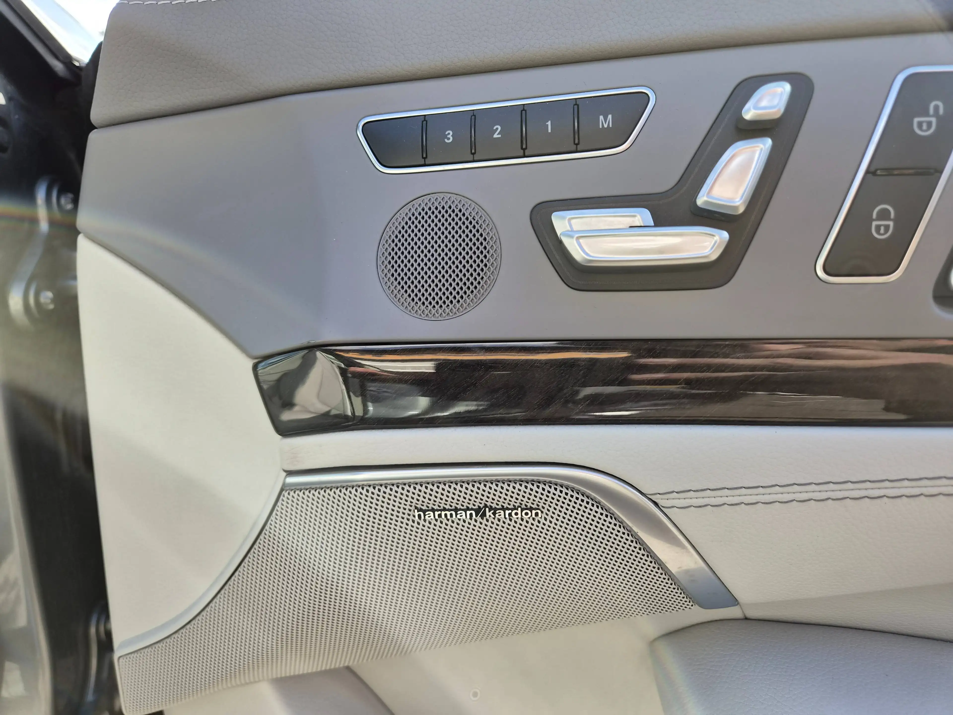 Mercedes-Benz SL 400 SL400 H&K Pano Sitzlüftung Led — photo 14