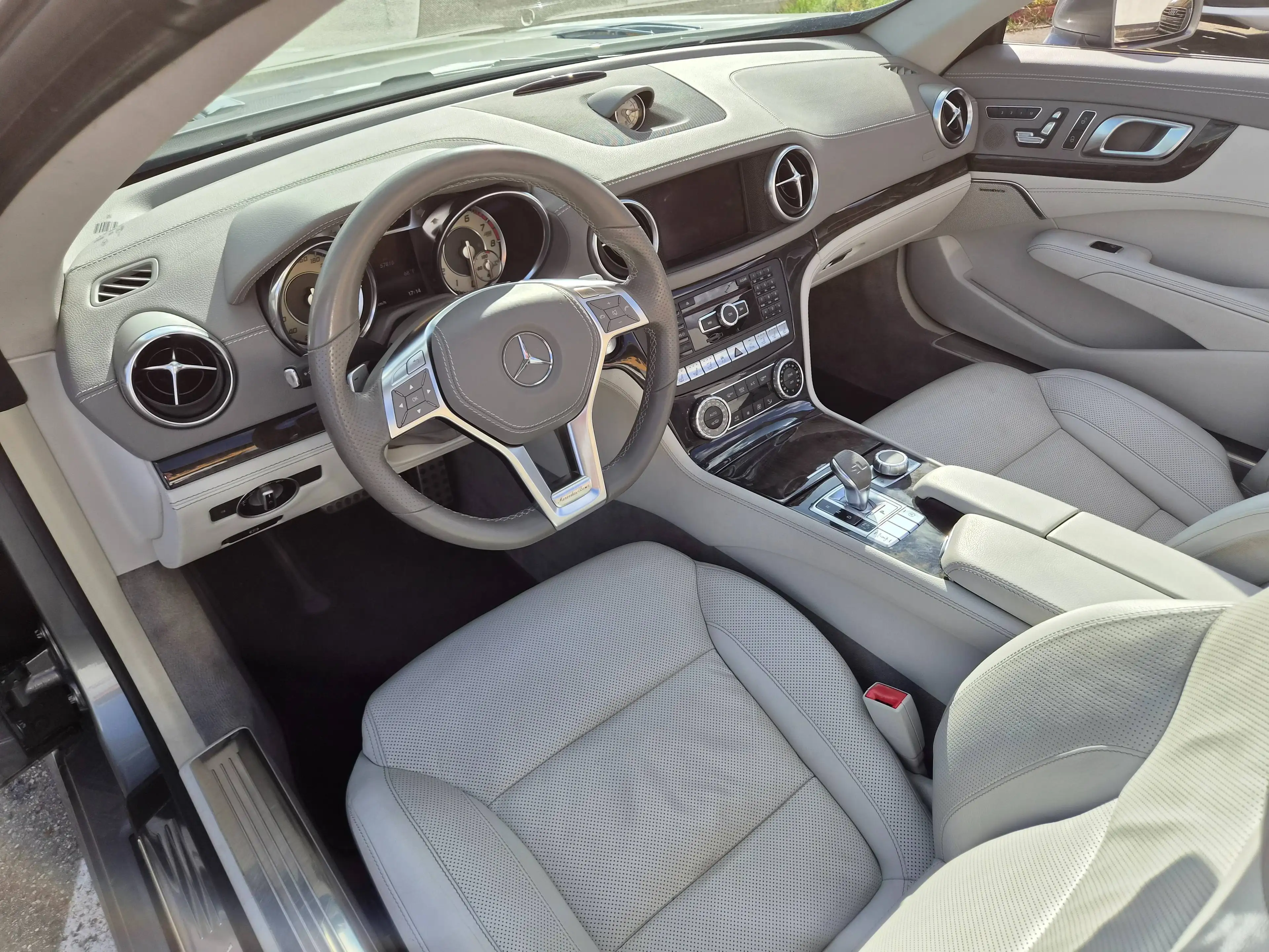 Mercedes-Benz SL 400 SL400 H&K Pano Sitzlüftung Led — photo 8