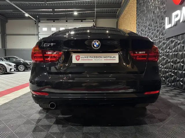 BMW 3 Series view 7