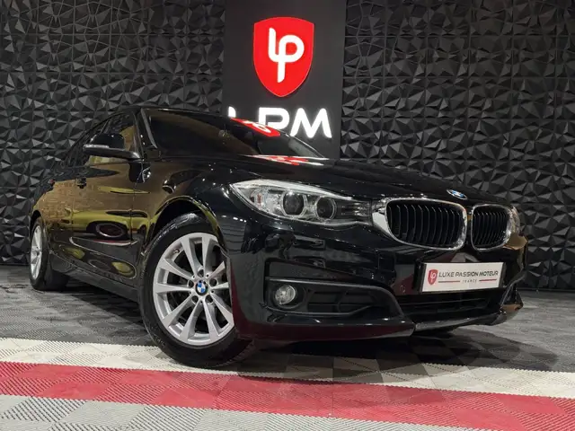 BMW 3 Series view 3