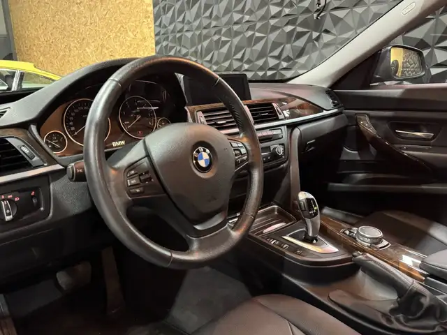 BMW 3 Series view 14