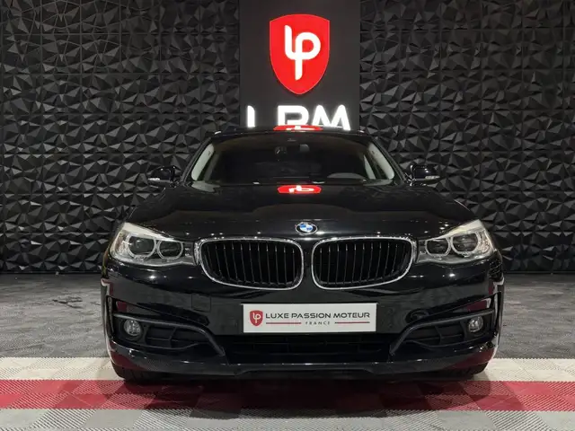 BMW 3 Series view 2